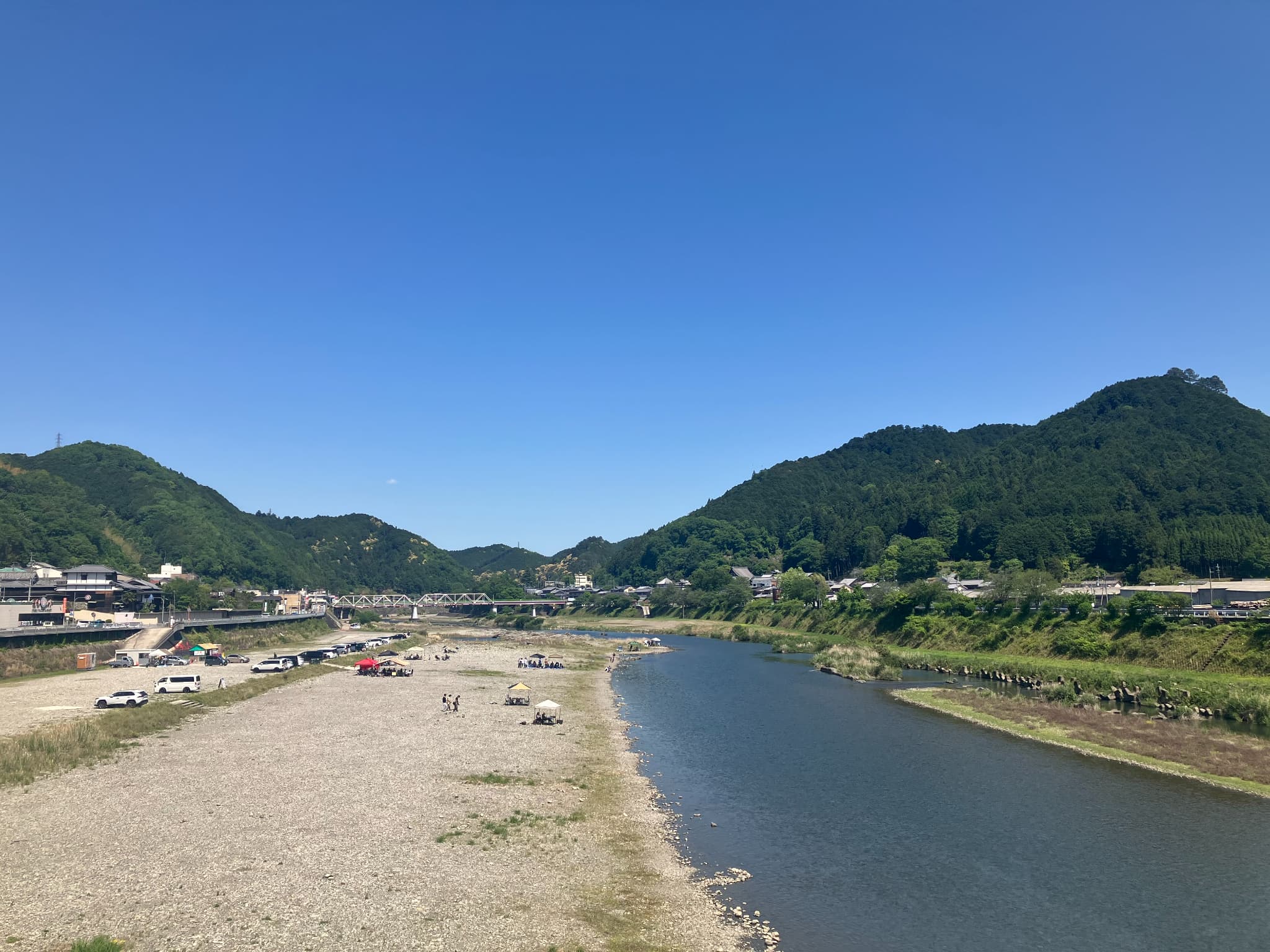 吉野川のほとりでアウトドア
